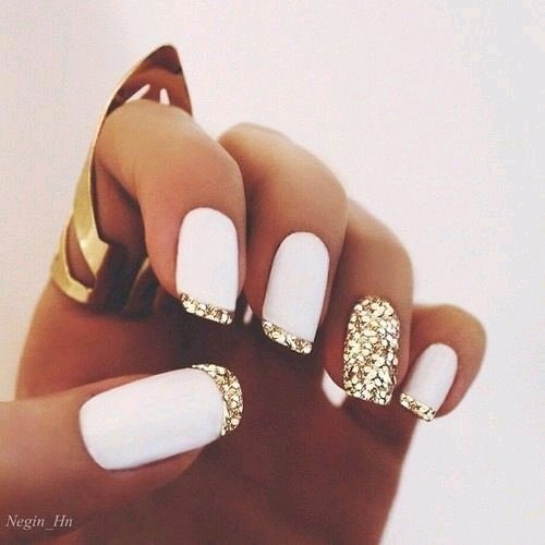 3. This is a stunning take on the classic French manicure.