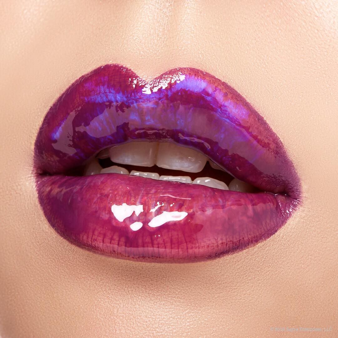 Gloss and lips фф. Блеск для губ. Губы с блестящей помадой. Глянцевые губы. Блестящие губы.