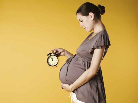 колко дълго трябва да работим по време на бременност