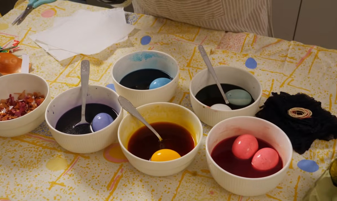 яйца в боята