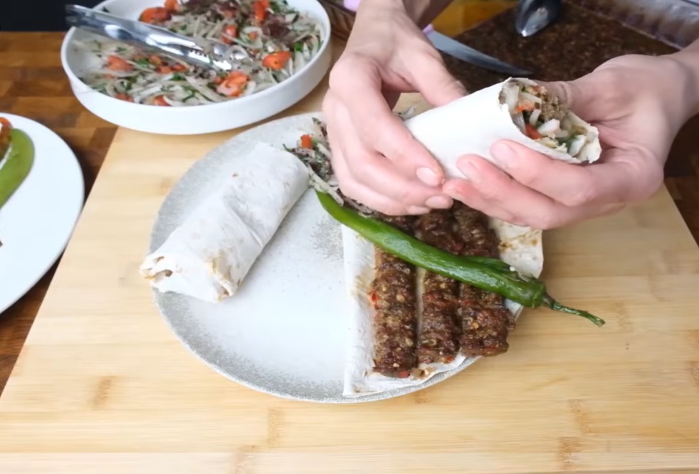 сервиране кебапчета