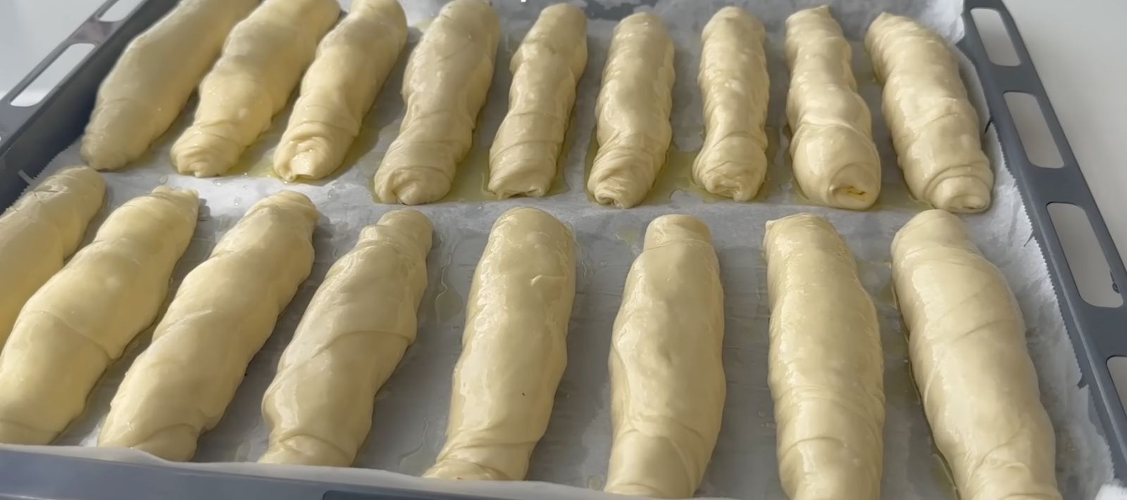 сурови кифлички