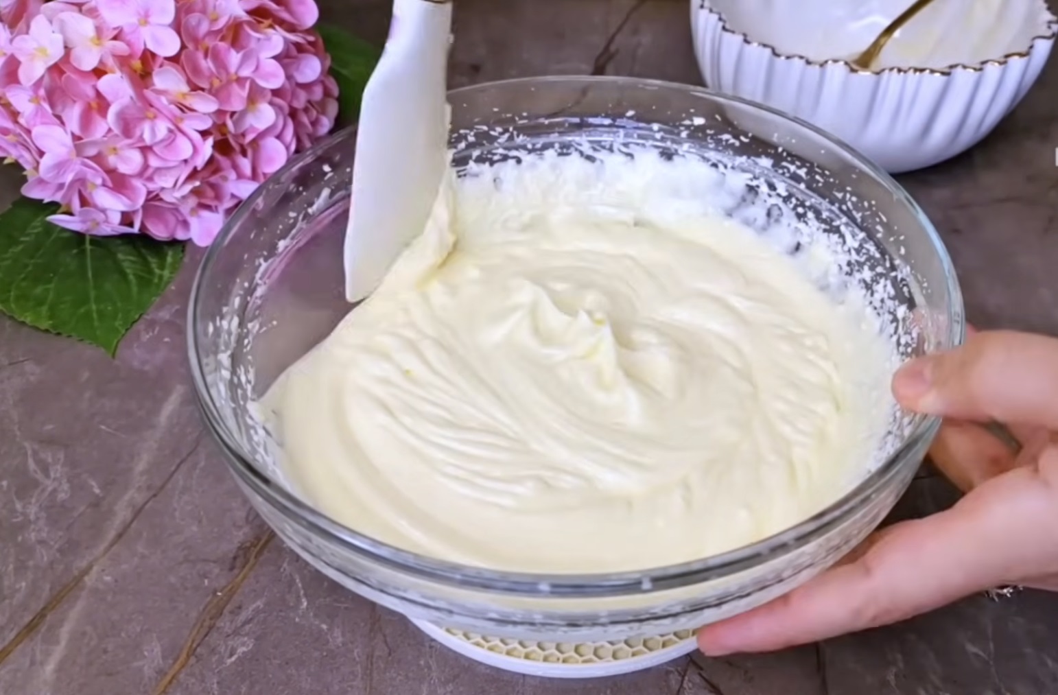 пухкав крем за еклери