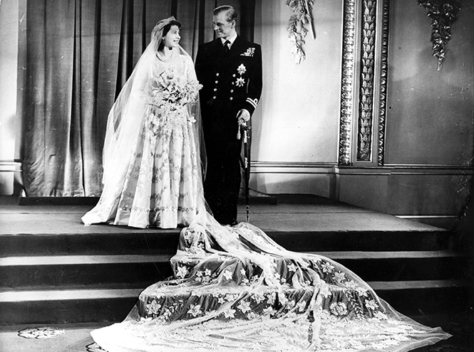 Елизабет Втора сватбена рокля