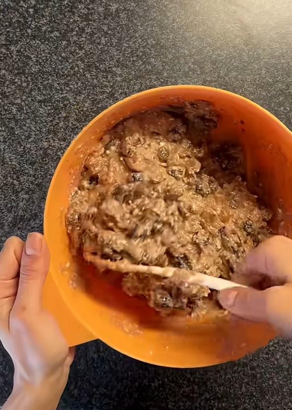 тесто със сушени плодове