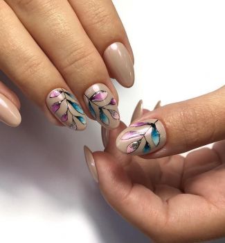 Красив пролетен дизайн за нокти