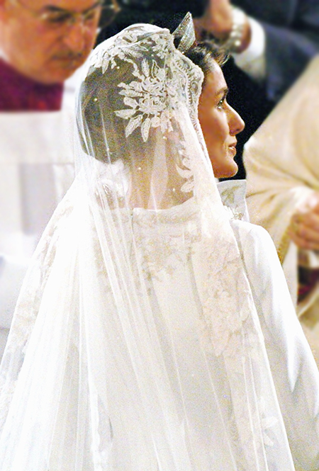 кралица Летисия сватбен шлейф