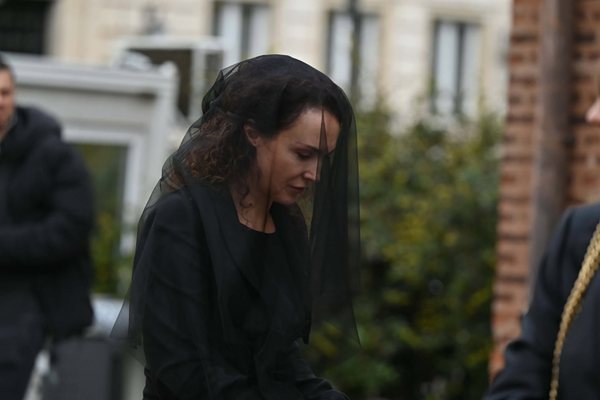 Мария Петрова поклонение