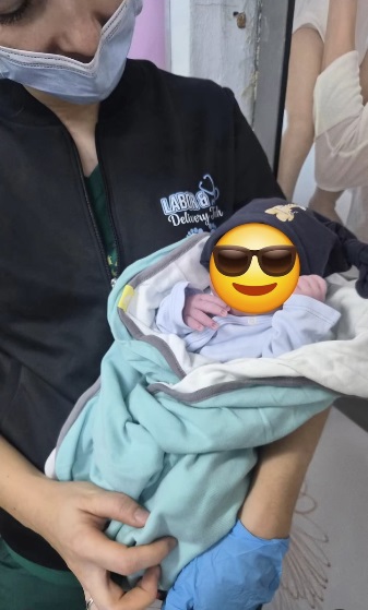 Никола на Лора Караджова