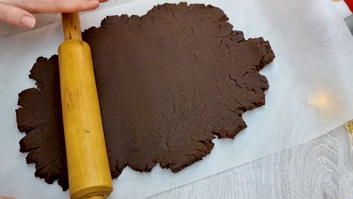 бисквитено тесто разточване