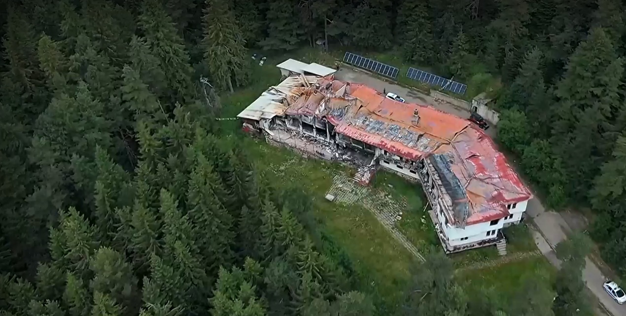 хижа Петрохан след пожара