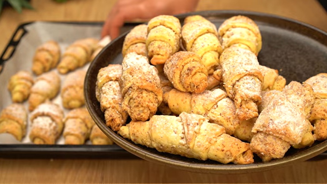 крехки орехови кифлички