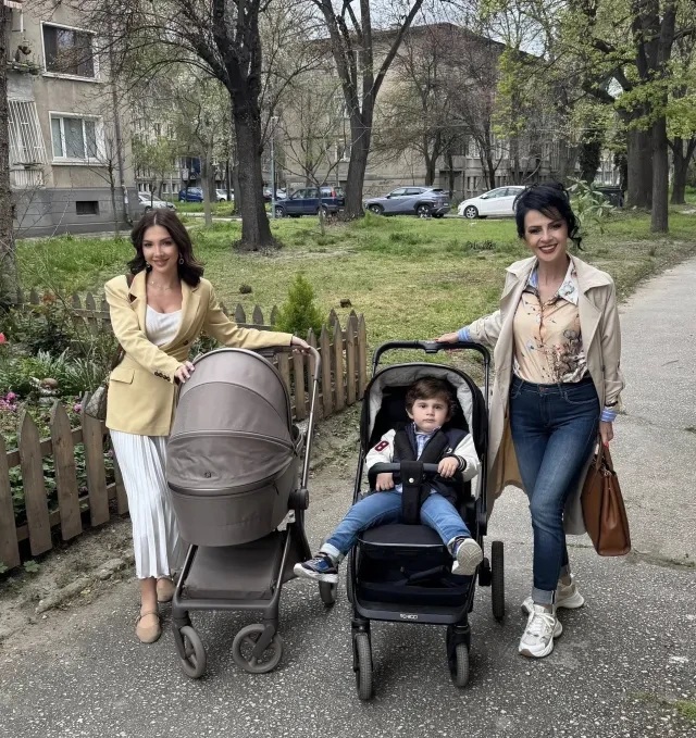 Росица и Мироана