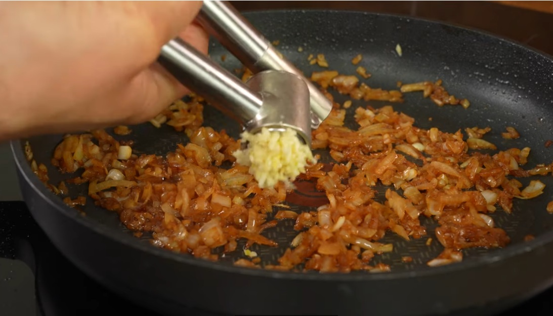 лук с чесън