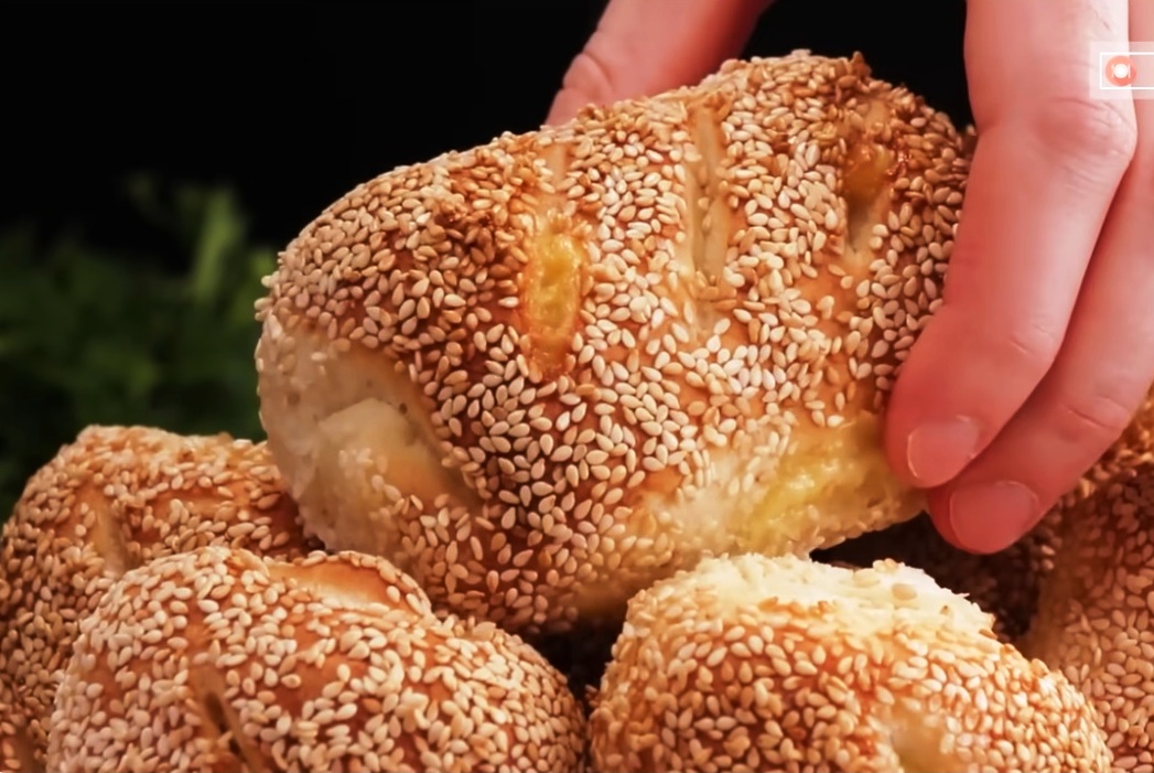 банички от тесто с мая