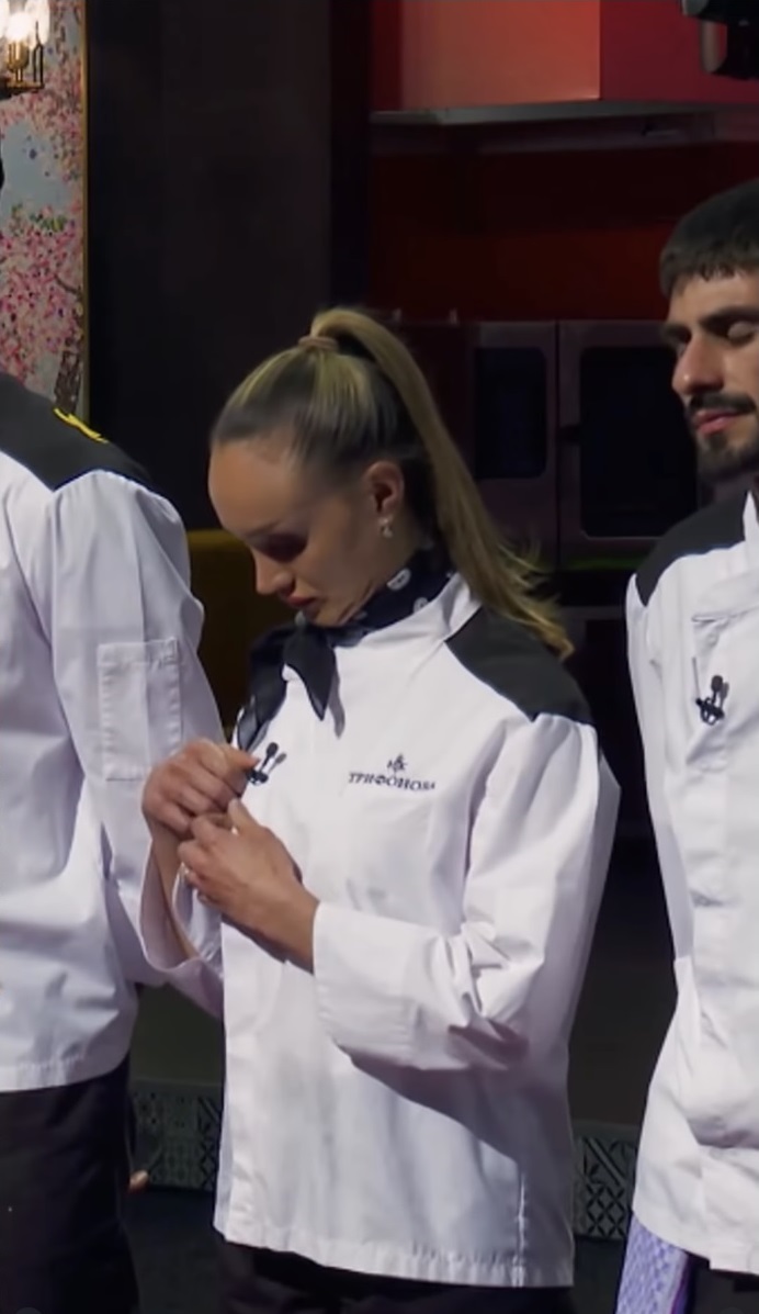 Трифонова сваля куртката