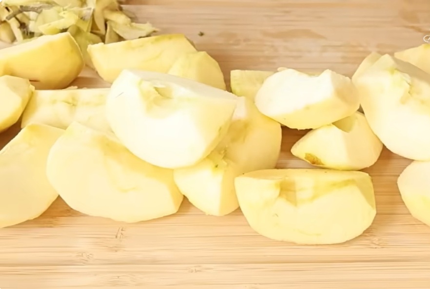 нарязани ябълки