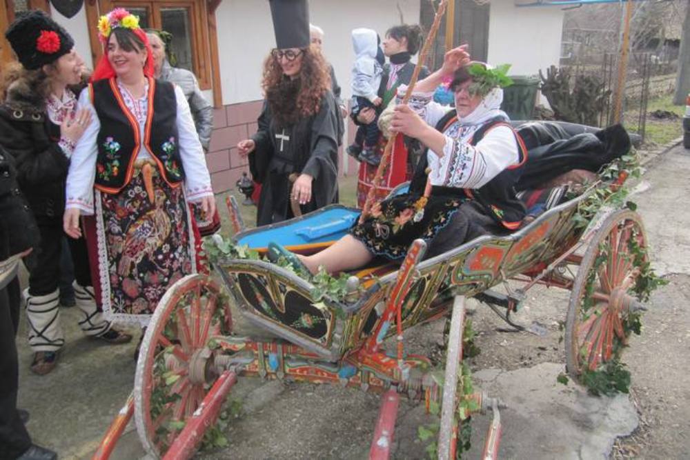 баба в каруца