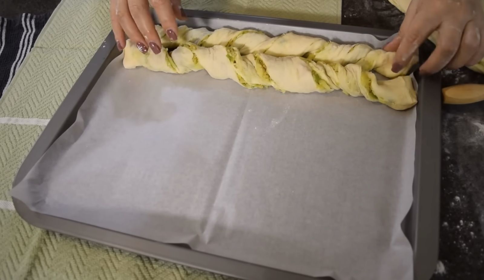 усукани ивици тесто