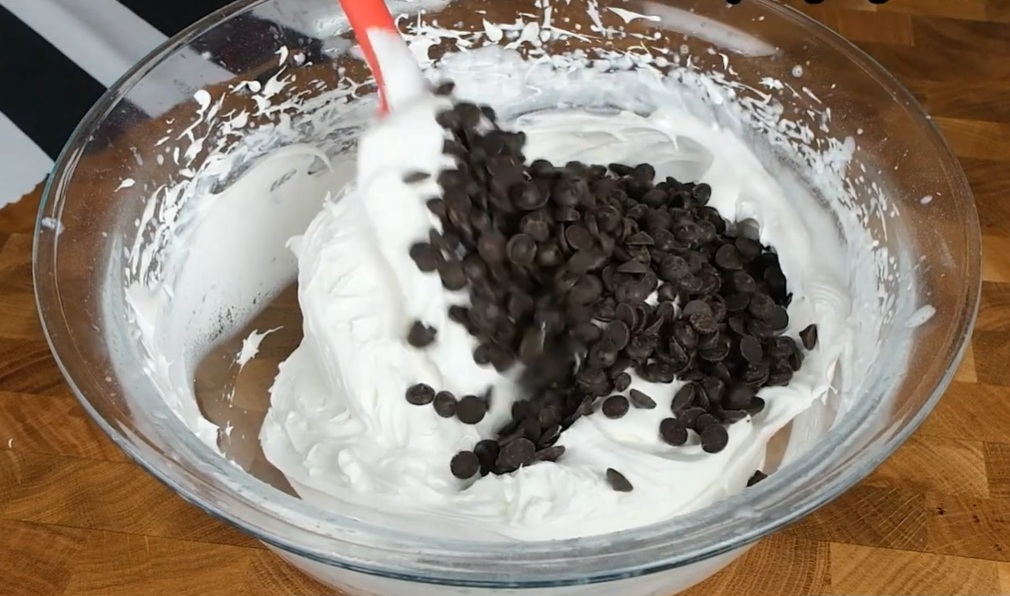 сметана с шоколад