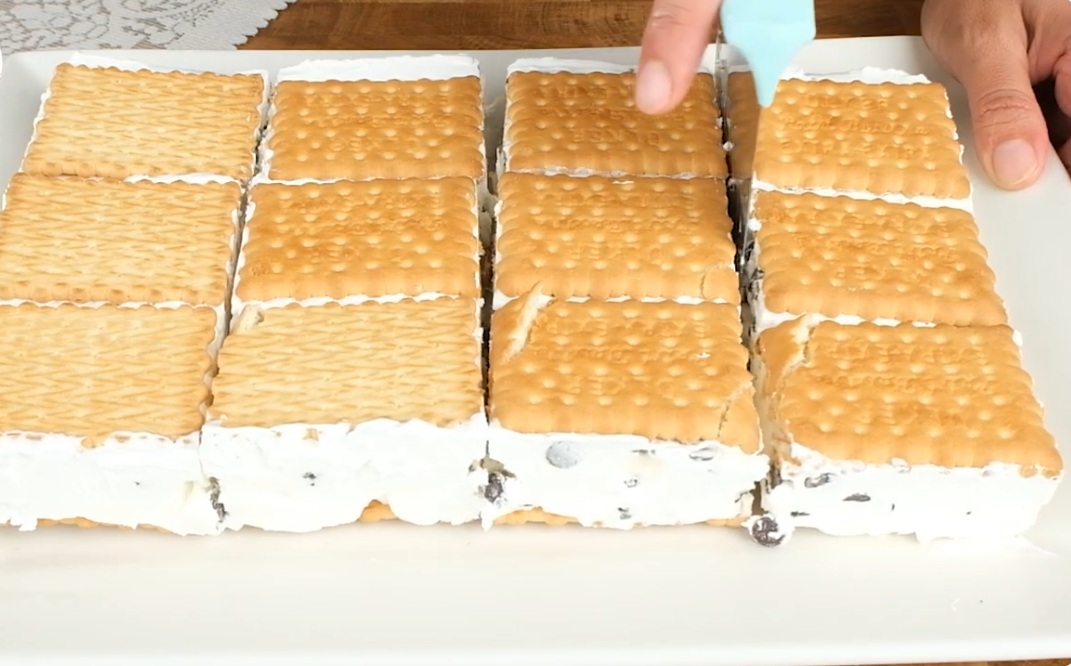 бисквитени петифури