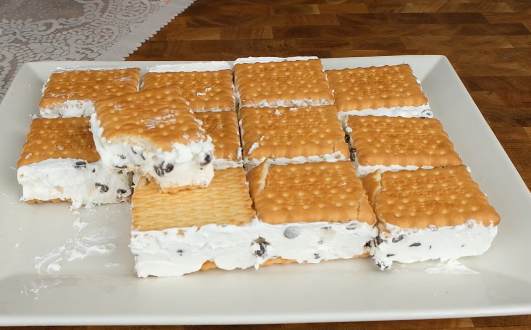 петифури Страчатела