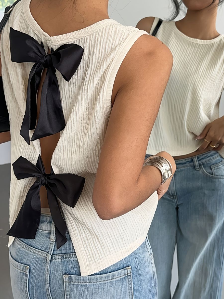 блуза с панделки на гърба