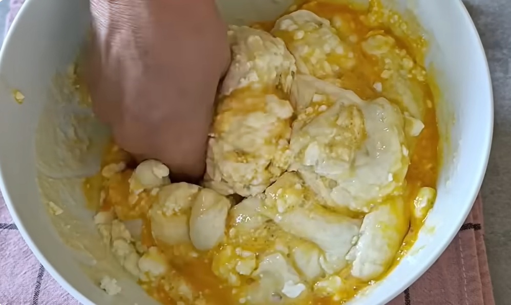 бъркане тутманик с лъжица