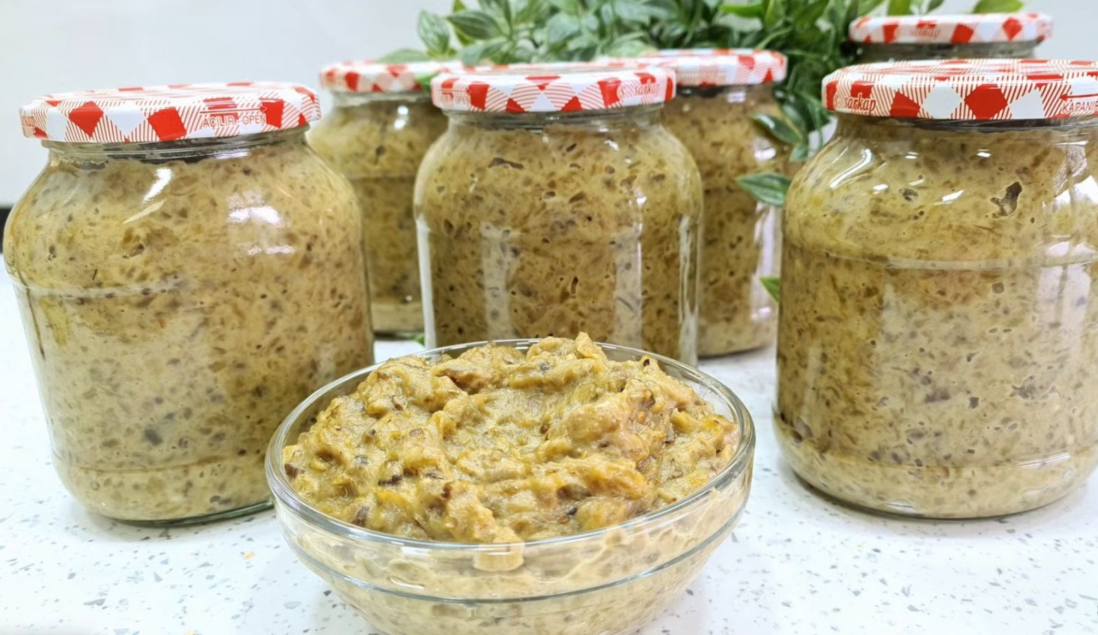 буркани бяла лютеница