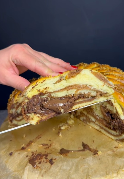 пълнено шоколадово руло