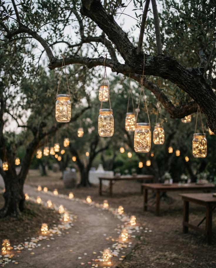 градинска украса от буркани