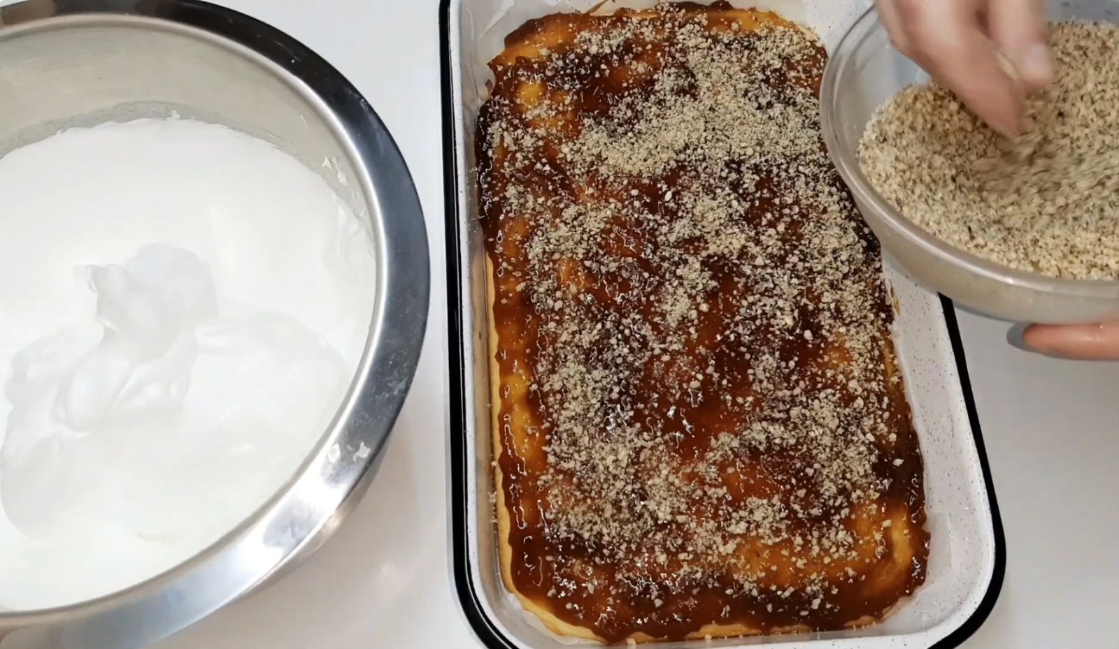 орехи върху сладкото