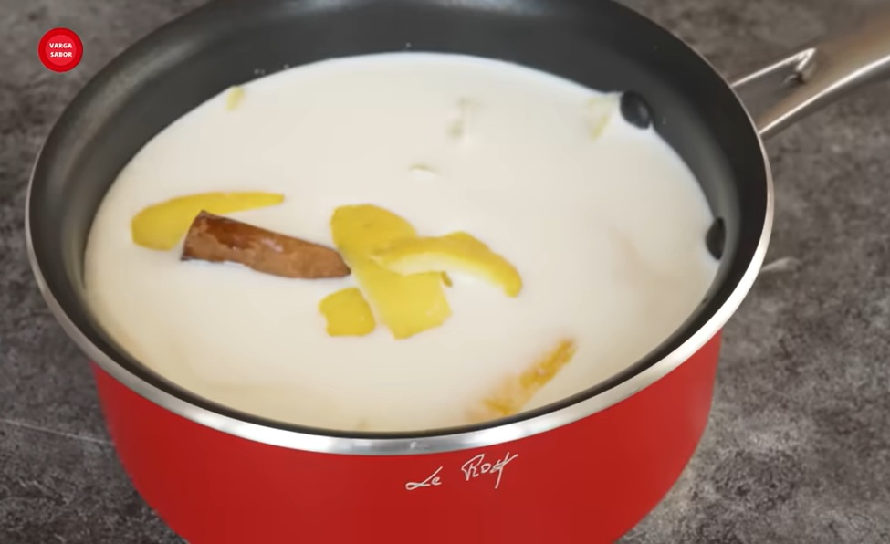 мляко с канела и лимонена кора