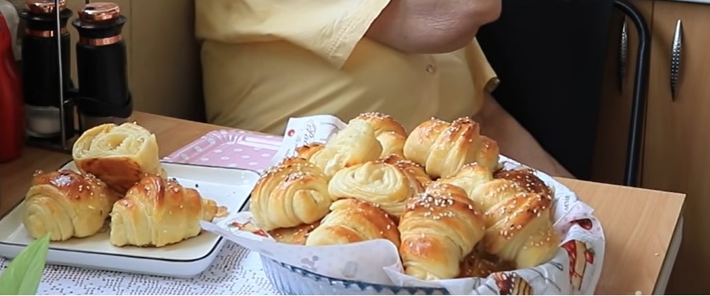 кроасани с масло