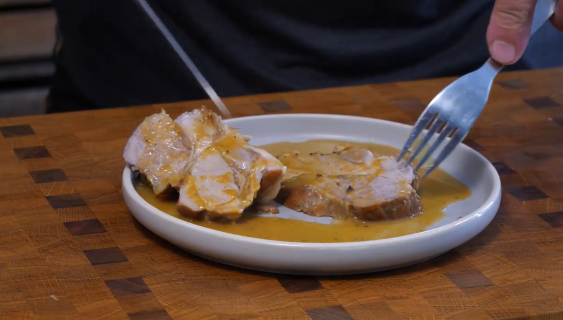 свински врат в сос