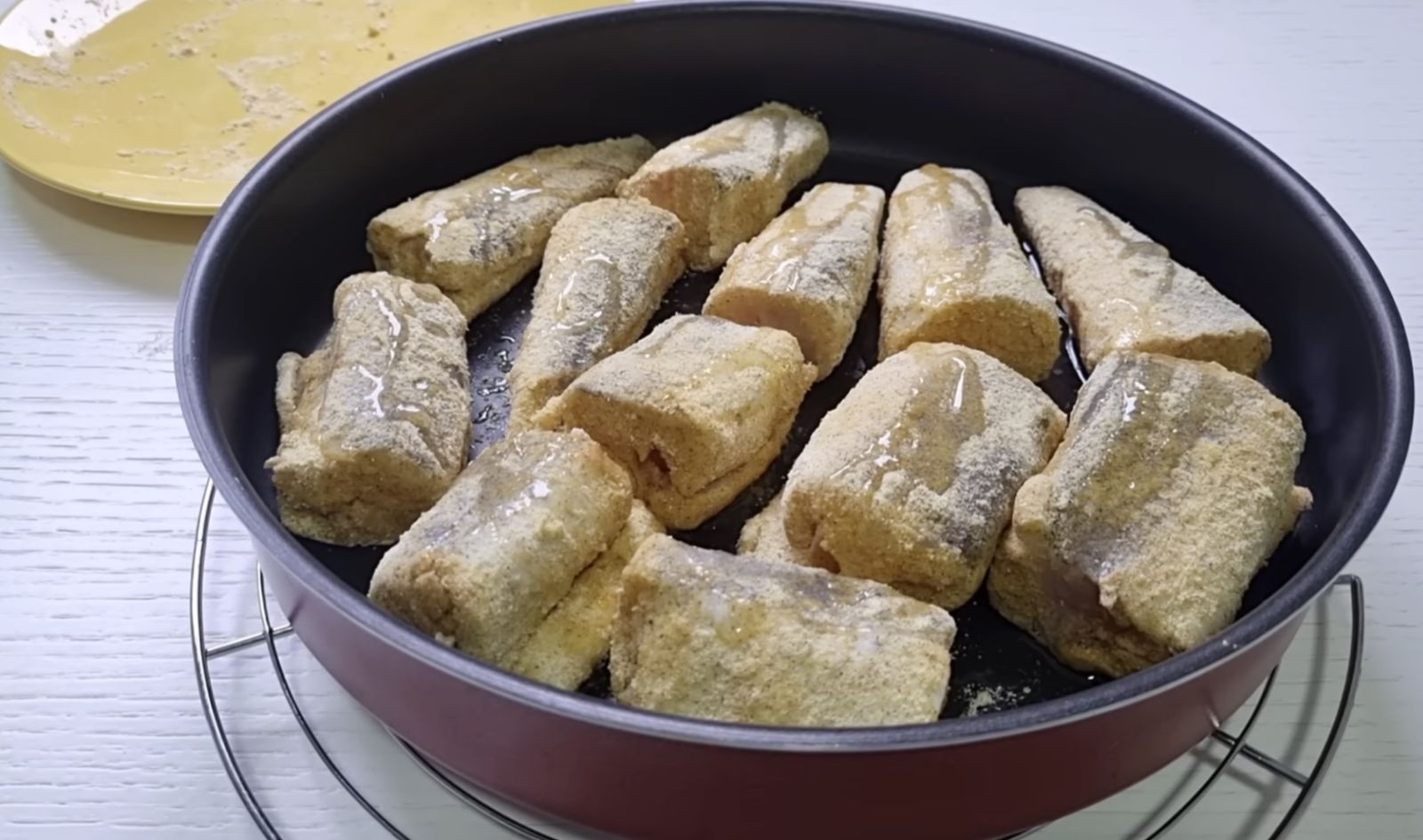 парчета риба в тава