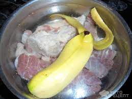 месо с бананова кора в тенджера