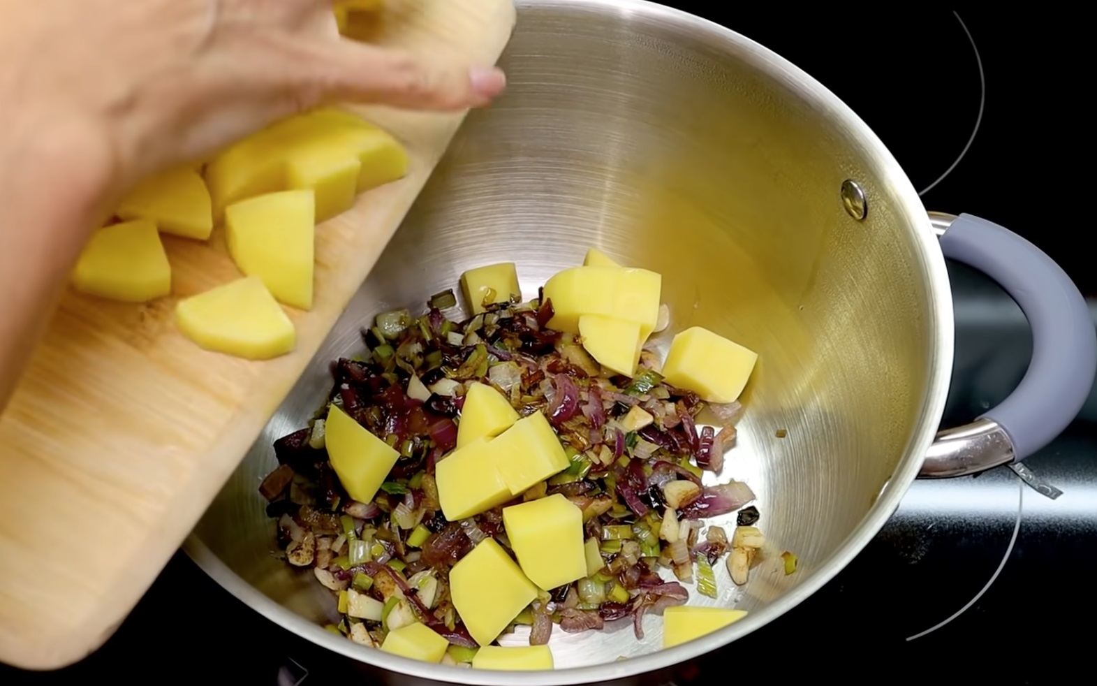 картофи в тенджерата