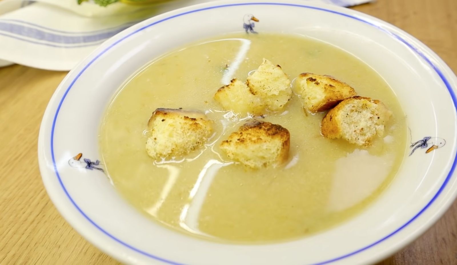 чеснова супа в купа