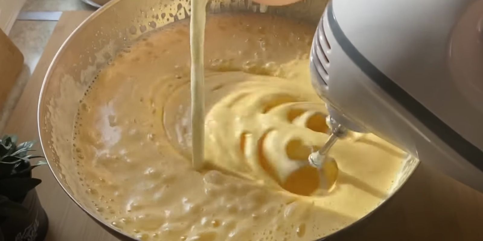 мляко в яйцата