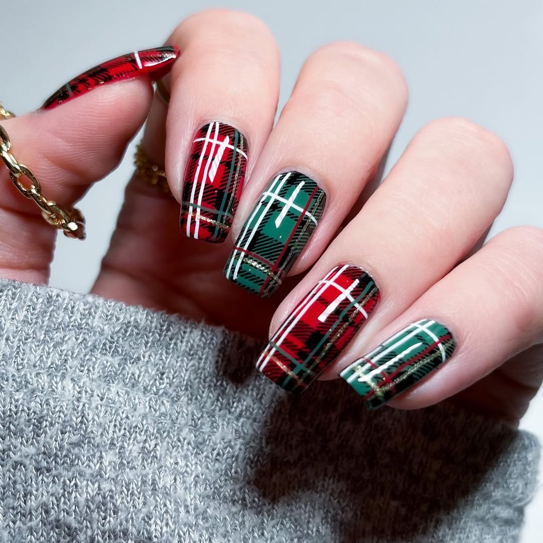 маникюр шотландско каре