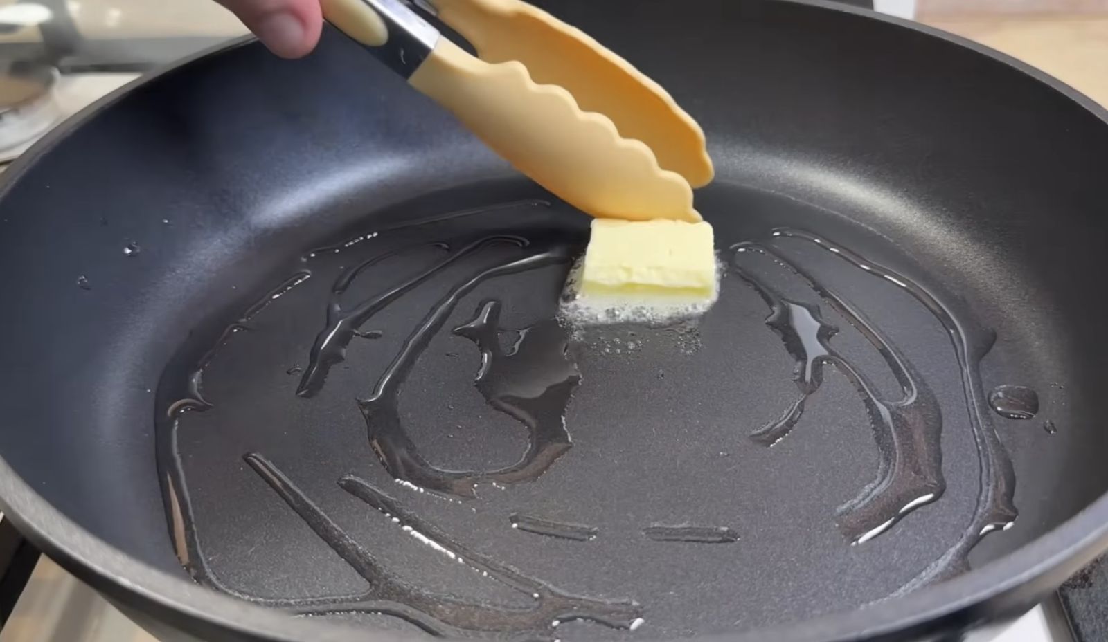 масло в тигана