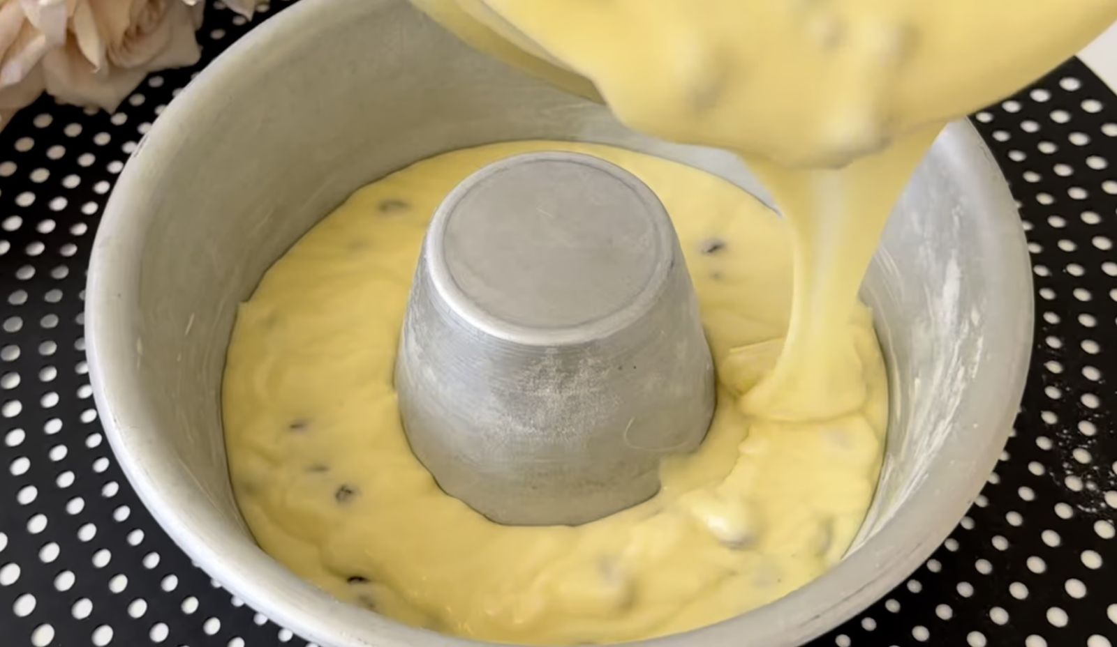 тесто във формата