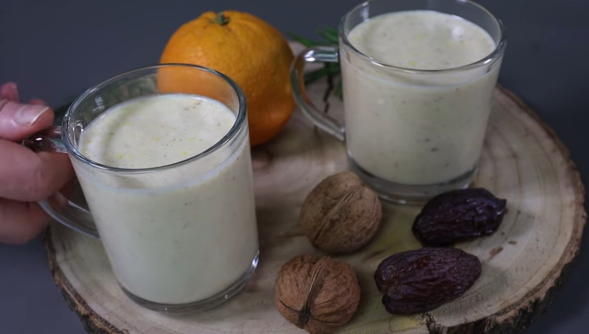 чаша млечна напитка