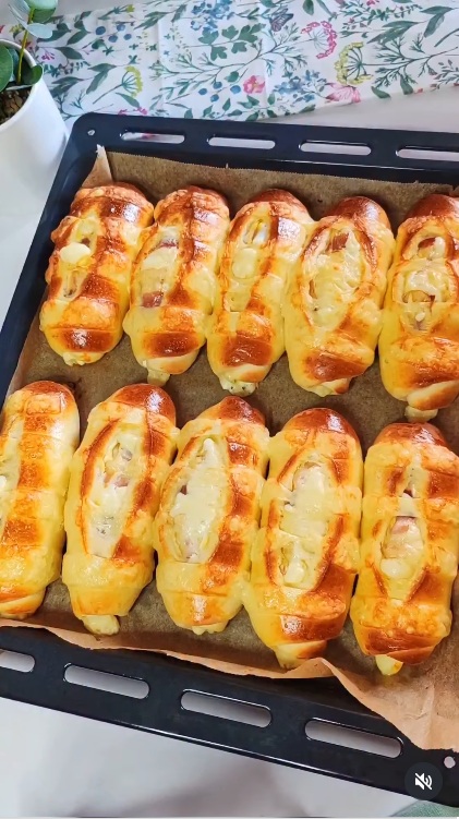 кифлички в тава