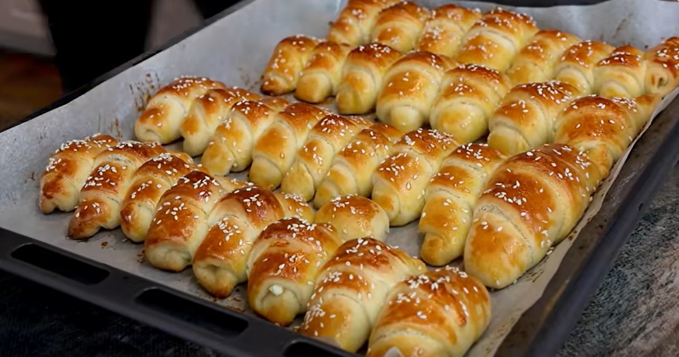 кифлички с миксер