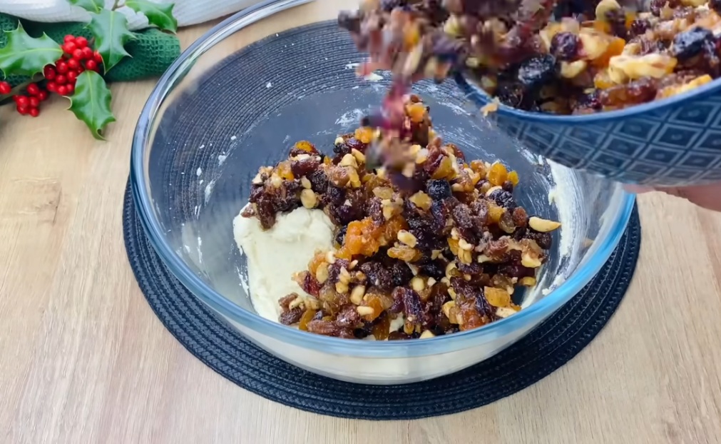 сушени плодове в тестото