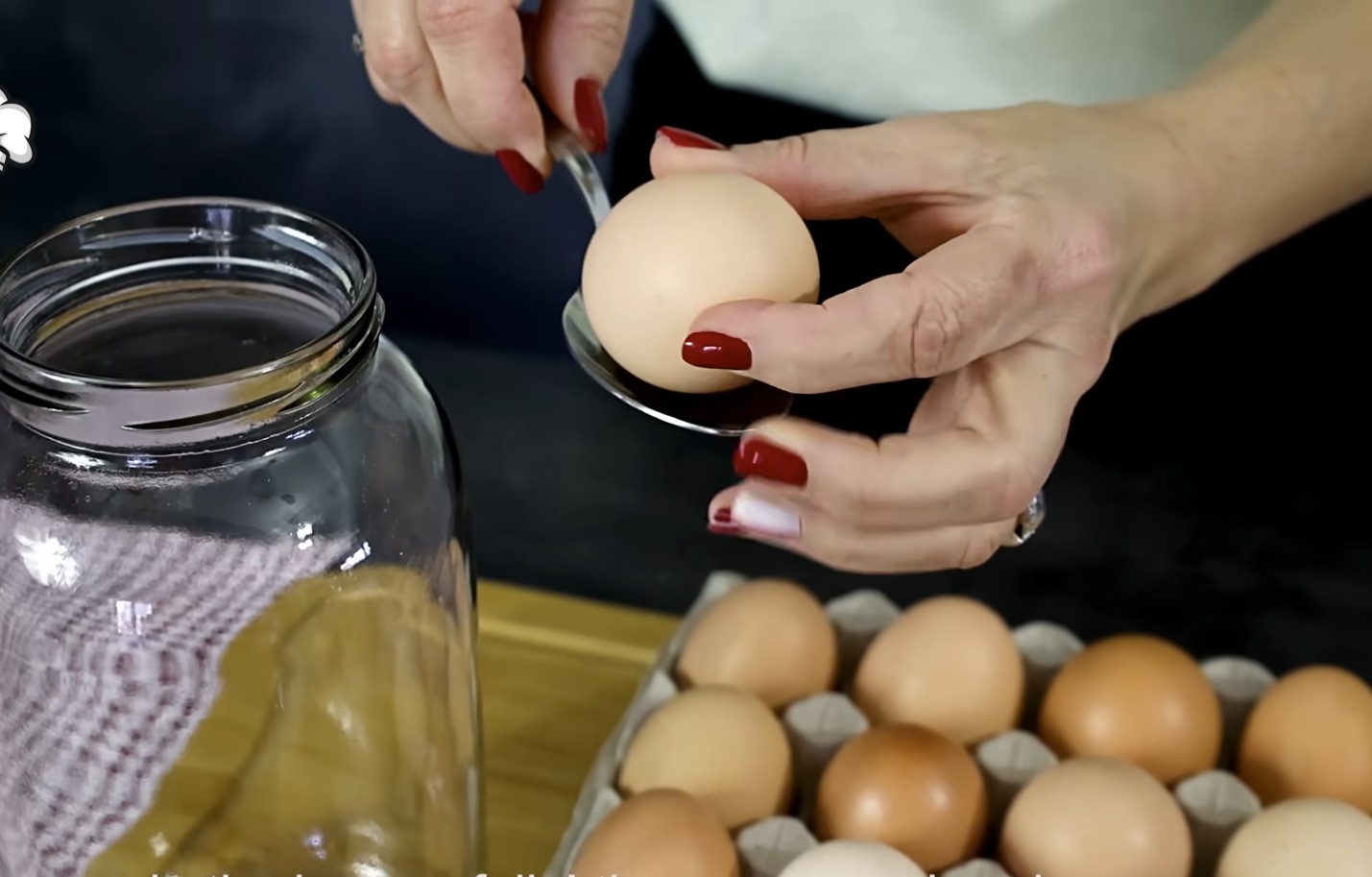 яйце върху лъжица