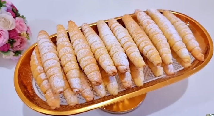 сусамени кифлички