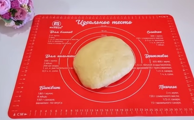 тесто на подложка